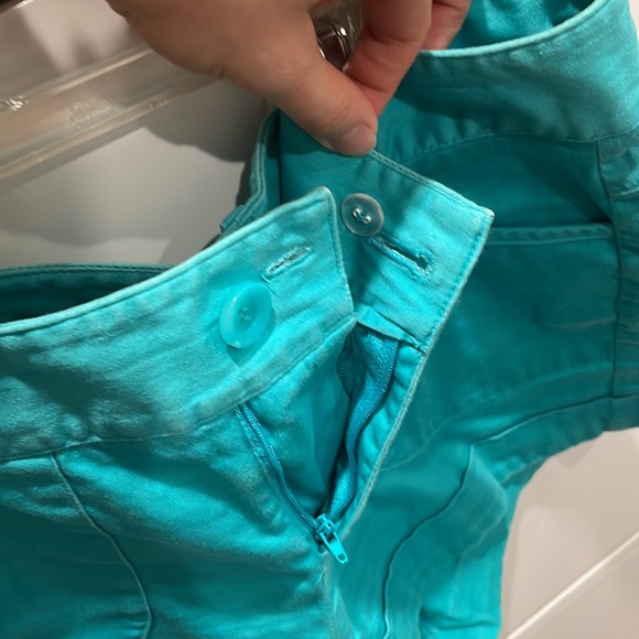 Teal/turquoise shorts. Mid-high rise. Medium - Picture 3 of 3